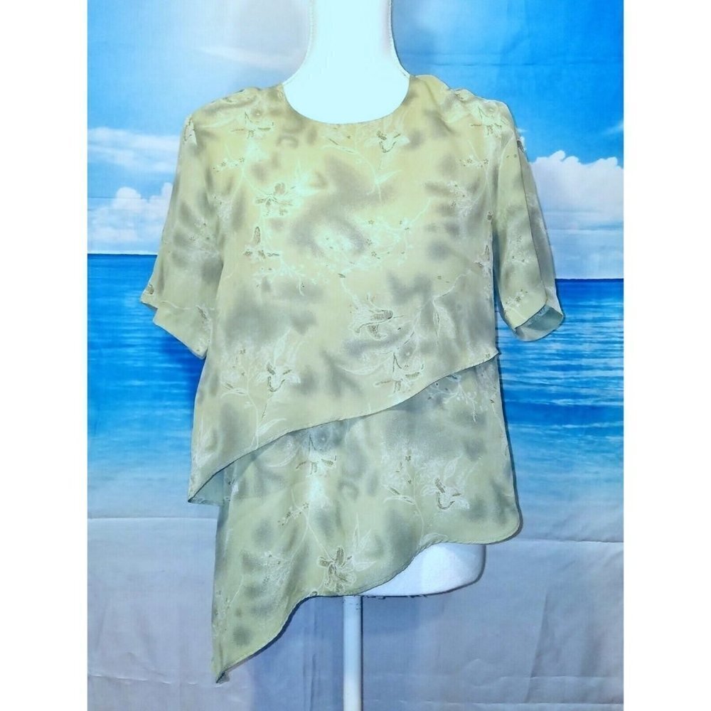 Vintage MAGIC Woman Top SOFT GREEN Asymmetrical Hem LIGHTWEIGHT SHEER size Small